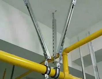 闸阀支撑架的质量要求。价格决定了桑日抗震支撑框架的质量。
